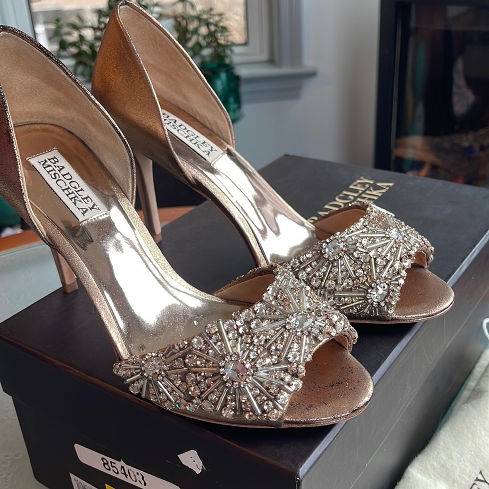 Badgley Mischka Maria Rose Gold Beaded Open Toe Pumps, size 7